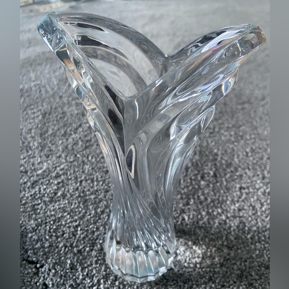 Mikasa Clear Glass Art Vase